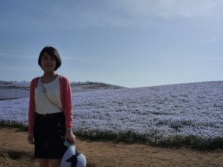 遺伝子資料の基礎研究において、DNA結合タンパク質を用いた研究を行っています。皆でワイワイ楽しく過ごすことが好きです！趣味：秘湯めぐり。心の癒し：ちびまる子ちゃん